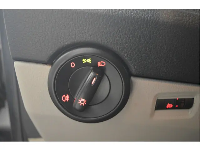 Volkswagen Transporter 2.0 TDI L2H1 DC 2017 Diesel 10