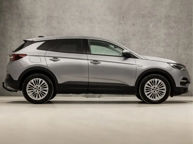 Opel Grandland X 1.2 Turbo Executive Sport 2018 Benzine 4