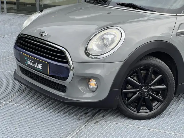 MINI Cooper Mini 1.5 Business 2017 Benzine 25