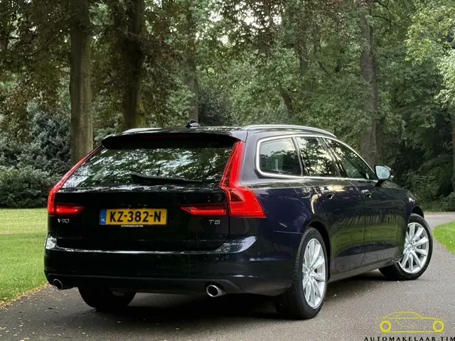 Volvo V90 2.0 T5 Momentum / Orig. NL / NAP 2017 Benzine 35