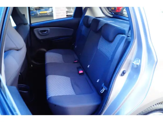 Toyota Yaris 1.3 VVT-i Aspiration 2015 Benzine 9