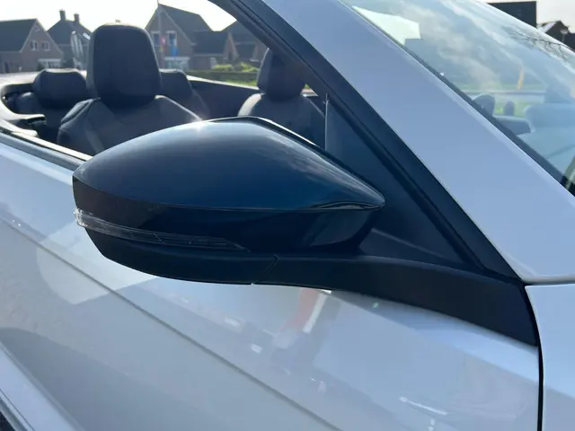 Volkswagen T-Roc Cabrio 1.5 TSI R-Line 2021 Benzine 33
