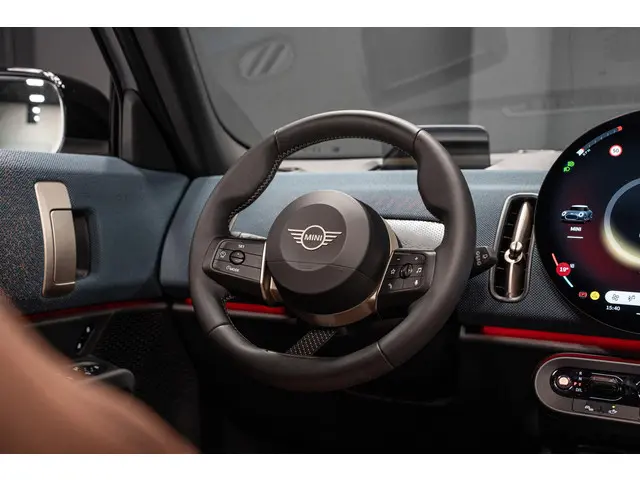 MINI Countryman 1.5 C Favoured M 2024 Benzine 31