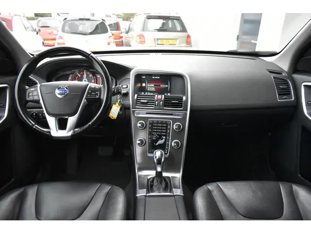 Volvo XC60 2.0 D4 FWD Summum automaat 2014 Diesel 12