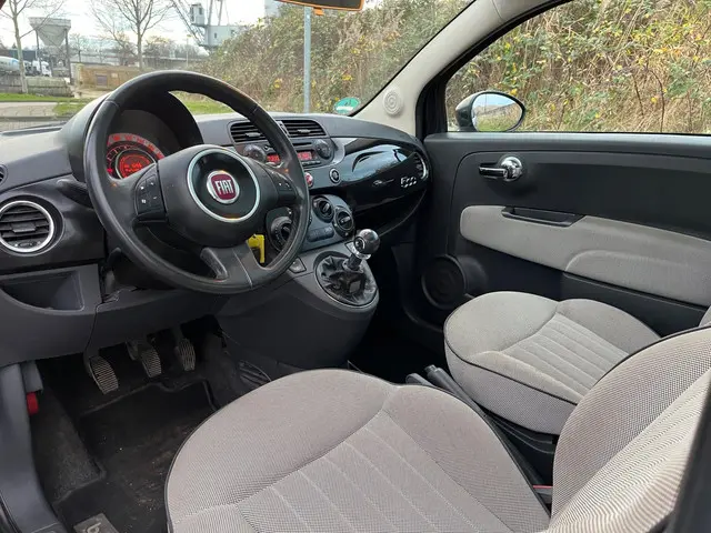 Fiat 500 1.2 Lounge 2013 Benzine 8