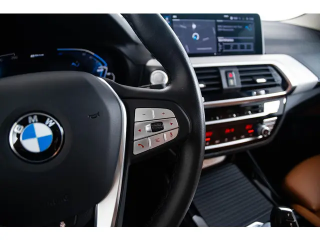 BMW X3 xDrive30e High Executive 2021 Hybride Benzine 51