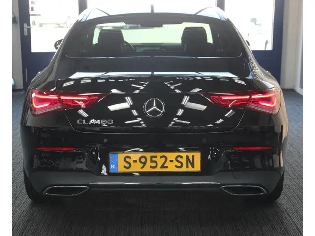 Mercedes-Benz CLA 180 Premium 2021 Benzine 5
