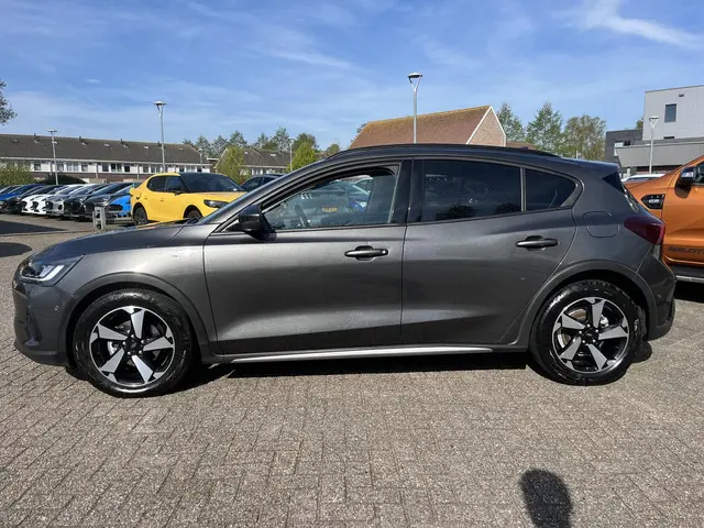 Ford Focus 1.0 EcoBoost Active 2024 Hybride Benzine 4