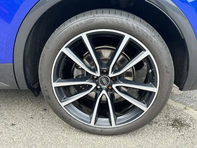 Audi Q5 55 TFSI e S LINE QUATTRO 2021 Hybride Benzine 8