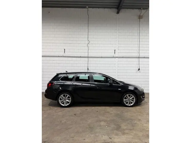 Opel Astra Sports Tourer 1.4 Turbo Sport 2014 Benzine 3