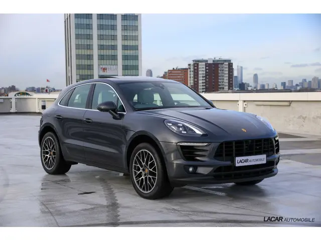 Porsche Macan 3