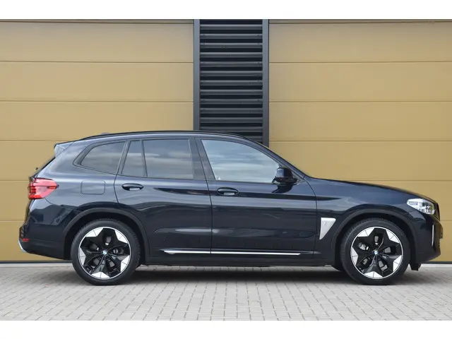 BMW iX3 High Executive 80 kWh 2021 Elektrisch 4