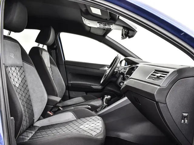 Volkswagen Polo 1.0 TSI 95pk DSG R-Line 2024 Benzine 8