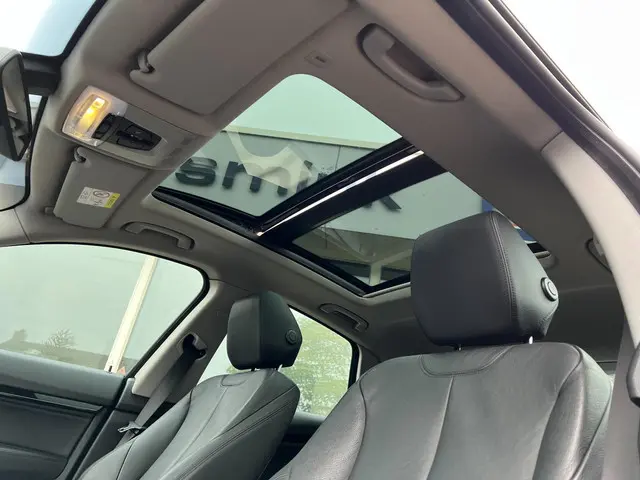 BMW 3 Serie GT 330i High Executive 2019 Benzine 6