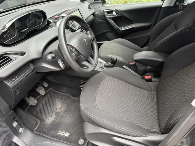 Peugeot 208 1.2 PureTech Blue Lion 2017 Benzine 15