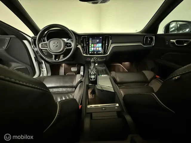 Volvo V60 2.0 T5 R-Design Car-Play 2019 Benzine 13