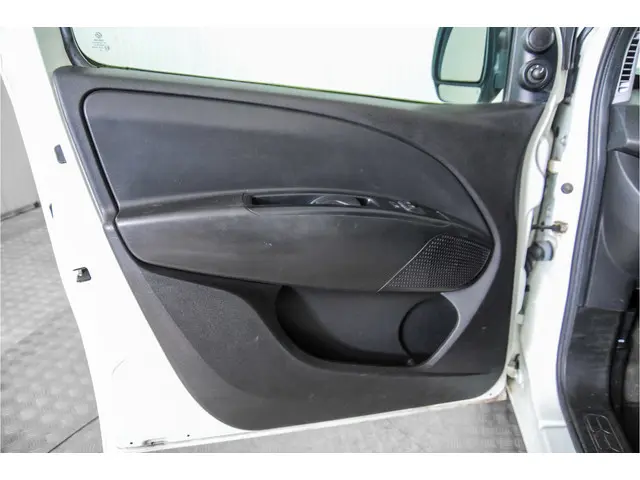 Opel Combo 1.3 CDTi L1H1 ecoFLEX Sport 2015 Diesel 28