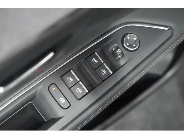 Peugeot 3008 HYbrid4 300 GT 2023 Hybride Benzine 33