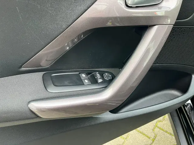 Peugeot 2008 1.2 PureTech Style 2015 Benzine 11