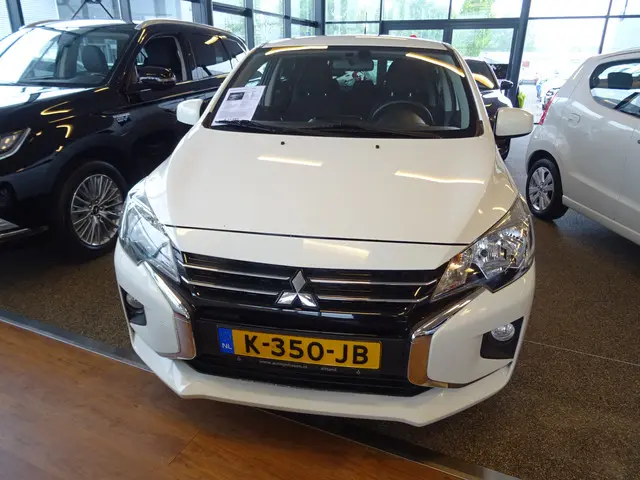 Mitsubishi Space Star 1.2 Active 2021 Benzine 9