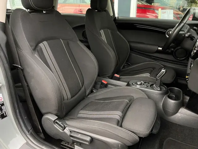 MINI Electric Mini Essential 33 kWh 2021 Elektrisch 17