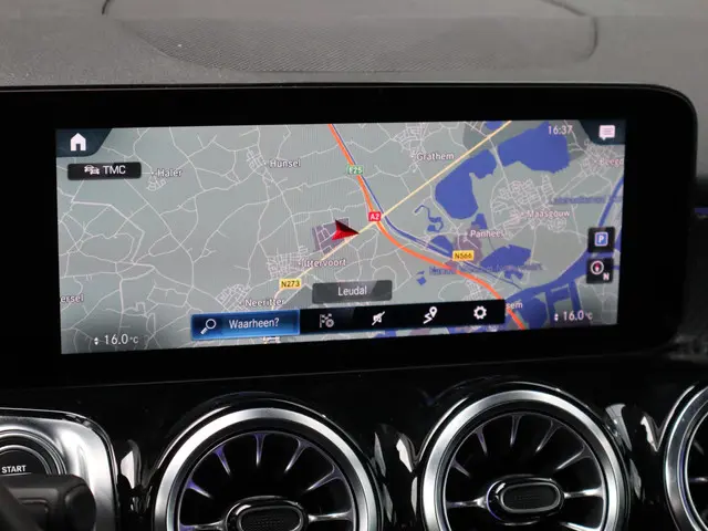 Mercedes-Benz 200-klasse GLB AMG Line 2023 Benzine 23