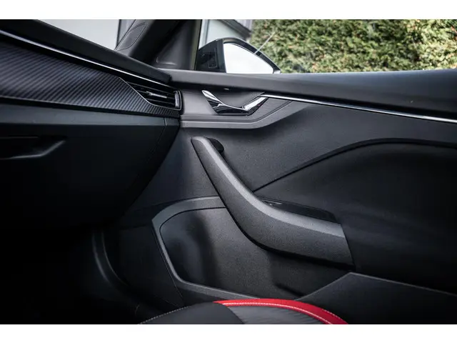 Škoda Kamiq 1.5 TSI DSG7 Monte Carlo 2021 Benzine 38