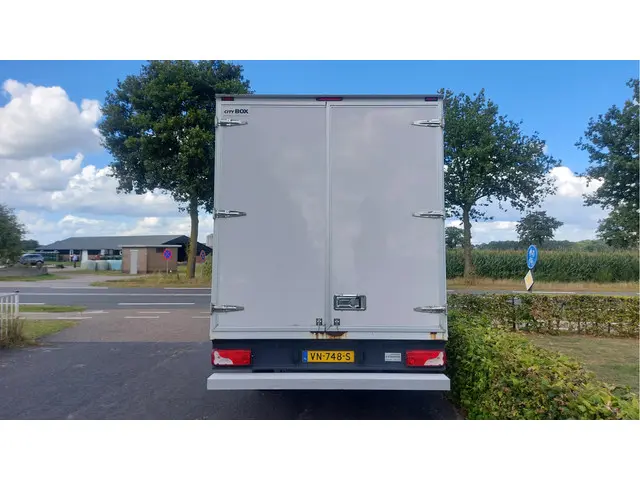 Volkswagen Crafter 35 2.0 TDI L2H1 2015 Diesel 9
