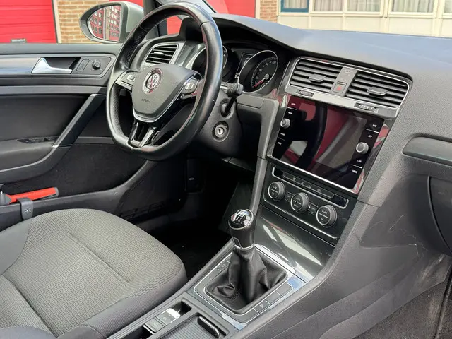Volkswagen Golf 1.0 TSI Comfortline 2020 Benzine 9
