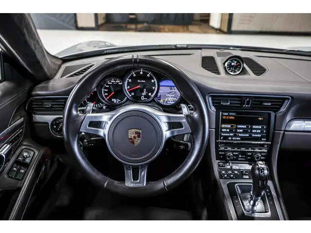 Porsche 911 3.8 Turbo Approved t/m 05-06-2027 2013 Benzine 33