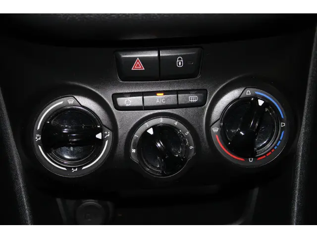 Peugeot 208 1.0 VTi Access 2014 Benzine 10