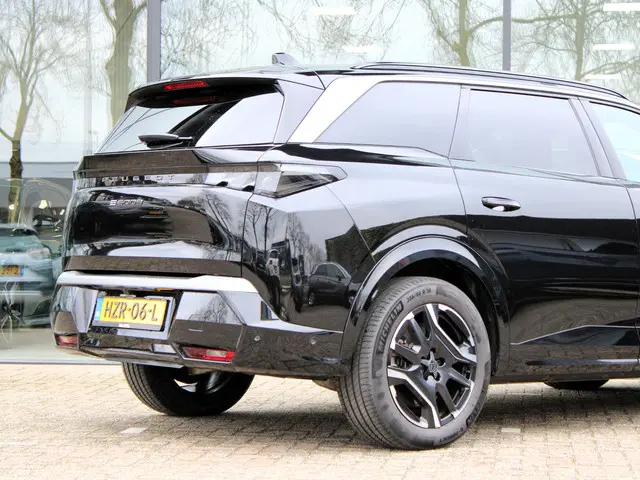 Peugeot e-5008 GT Avantage 73 kWh 2025 Elektrisch 12