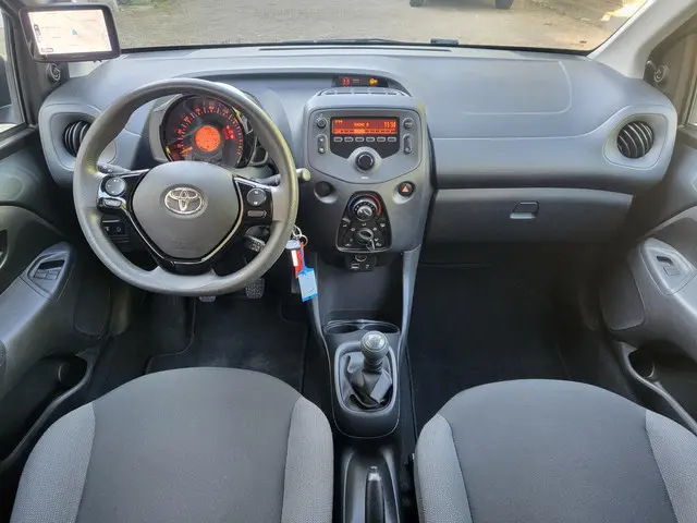 Toyota Aygo 1.0 VVT-i x-fun 2019 Benzine 8