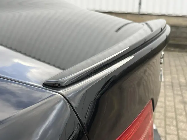 Jaguar XE 2.0 Portfolio 2015 Benzine 56