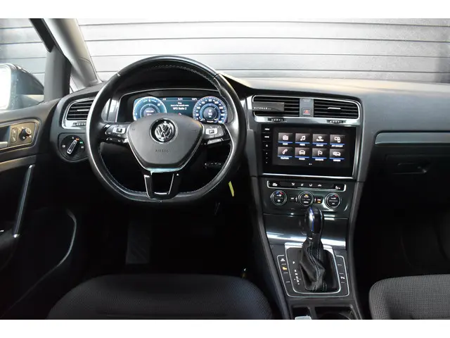 Volkswagen e-Golf e-Golf 2017 Elektrisch 19