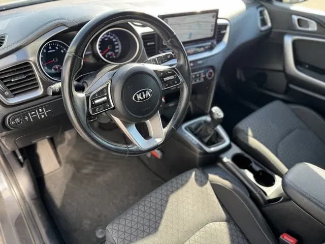 Kia Ceed Sportswagon 1.5 T-GDi DynamicLine 2021 Benzine 23