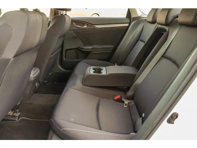 Honda Civic 1.5i VTEC ELEGANCE TURBO 182 PK 2018 Benzine 37
