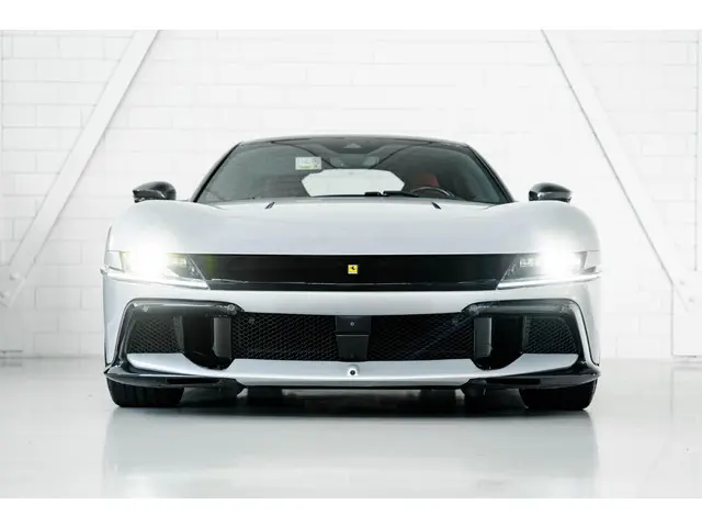 Ferrari 12Cilindri V12 2025 Benzine 24