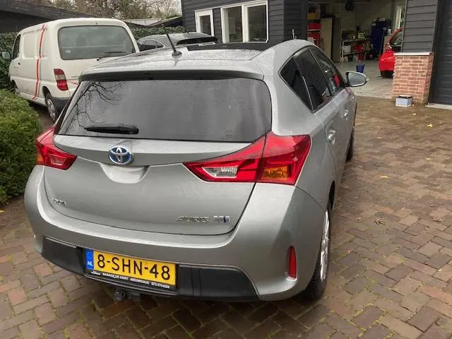 Toyota Auris 1.8 Hybrid Lease 2013 Hybride Benzine 8