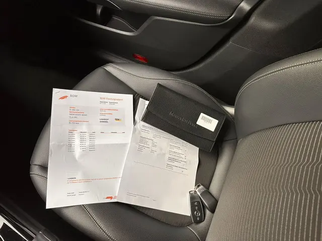 Mercedes-Benz CLA 180 Luxury Line 2022 Benzine 12