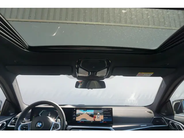BMW 4 Serie Coupé 420i 2024 Benzine 32