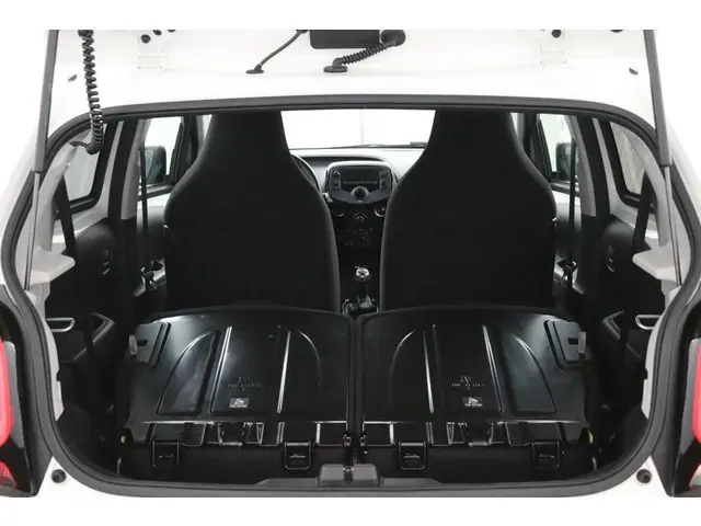 Citroën C1 1.0 VTi Feel wit 2019 Benzine 25