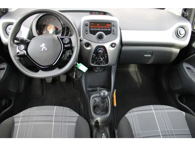 Peugeot 108 1.0 e-VTi Active 2016 Benzine 3