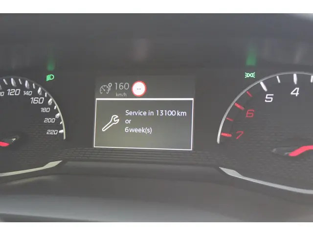 Peugeot 2008 1.5 BlueHDi Blue Lease Active 2021 Diesel 37