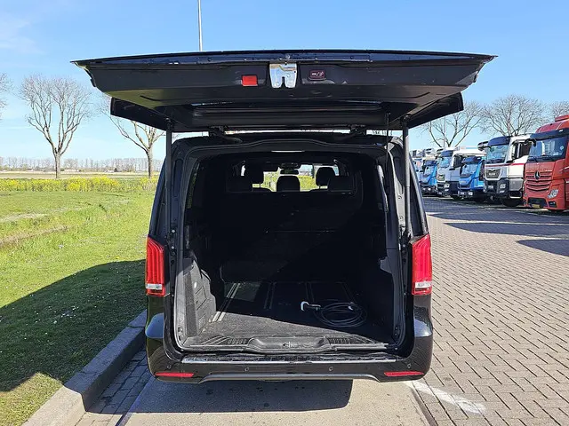 Mercedes-Benz EQV 300 2022 Elektrisch 14