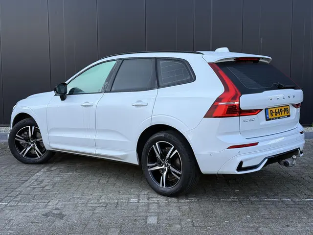 Volvo XC60 2.0 B5 R-Design 2022 Benzine 5