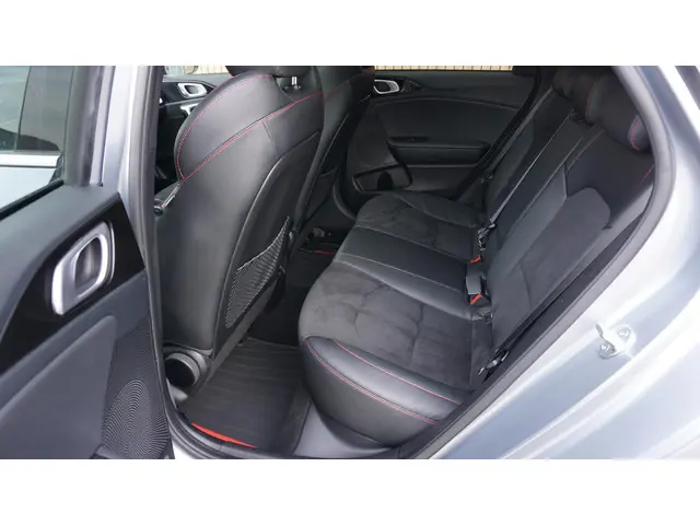 Kia ProCeed 1.6 T-GDI 204pk GT 2022 Benzine 28