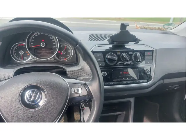 Volkswagen up! 1.0 BMT high up! 2018 Benzine 6