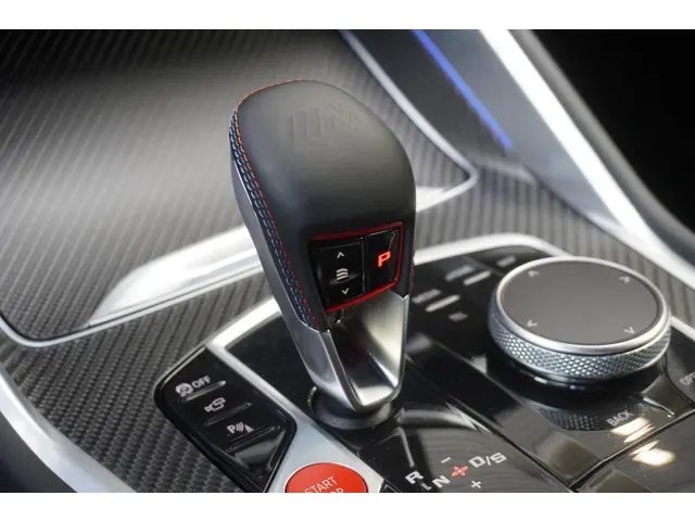 BMW XM 50e 2025 Hybride Benzine 17