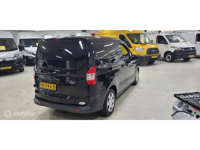 Ford Transit Courier 3